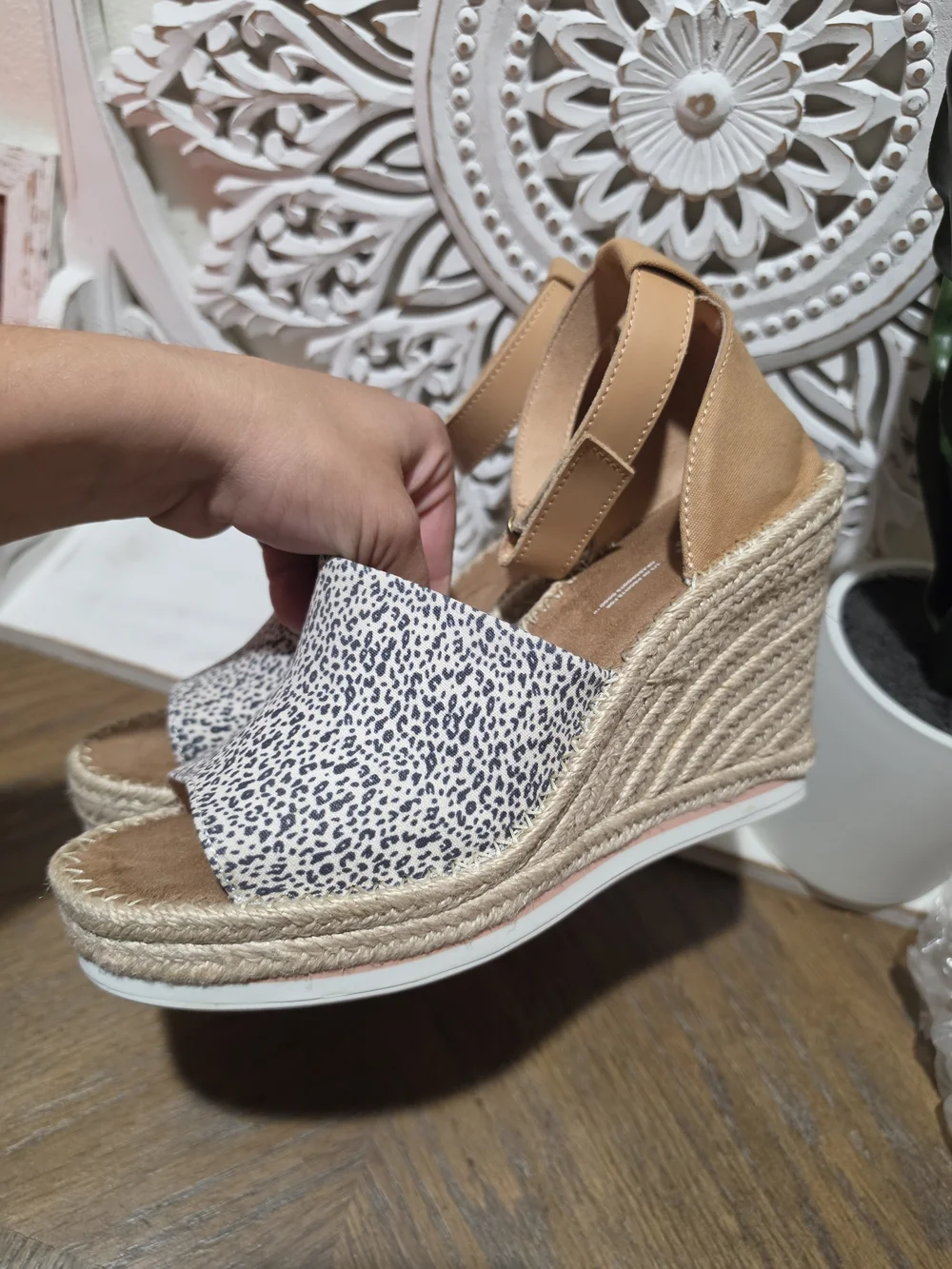 TOMS Alpargata Espadrille Wedge Sandals Women's 10 | Tan & Animal Print